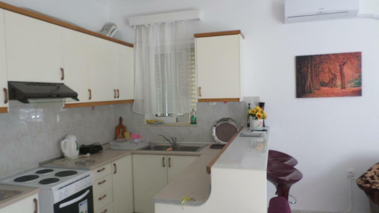 Holiday Apartment Chrissi Akti Chania Exterior foto
